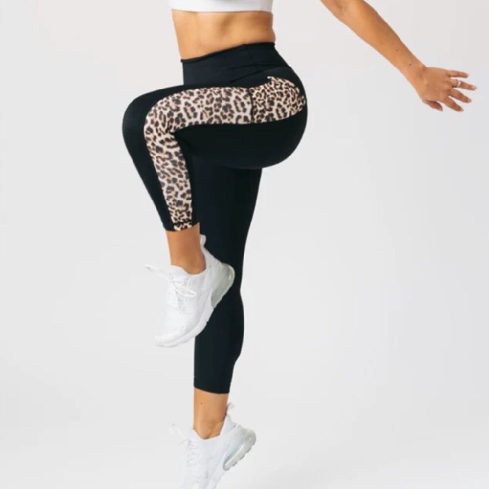 Zyia Active‎ Brilliant Leopard Side Stripe Crop Leggings 6-8 Black Pockets